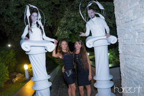 image stilts show