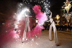 image stilts show
